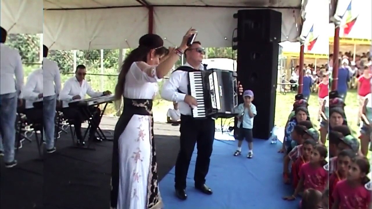 Live Violeta Constantin si Fratii Burcea din Giurgiu la Ziua comunei Botoroaga 2015