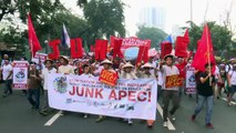 APEC protesters clash with police in Manila