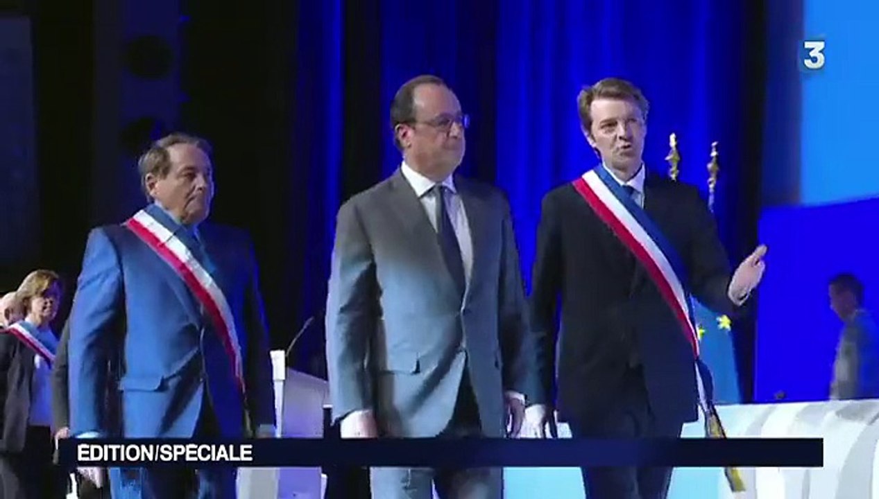Attentats de Paris : François Hollande s'est adressé aux maires de France