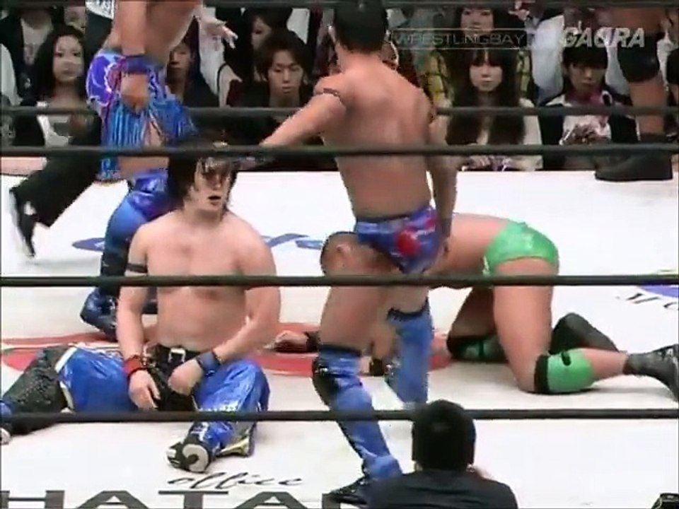 a match from 11 3 11 with nine dudes and a robot monkey