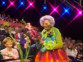 Dame Ednas Neighbourhood Watch S2E5 Sallys Home