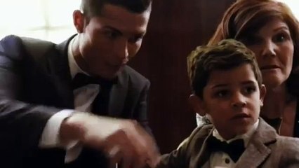 لحظة إلتقاء إبن كريستيانو رونالدو بميسي