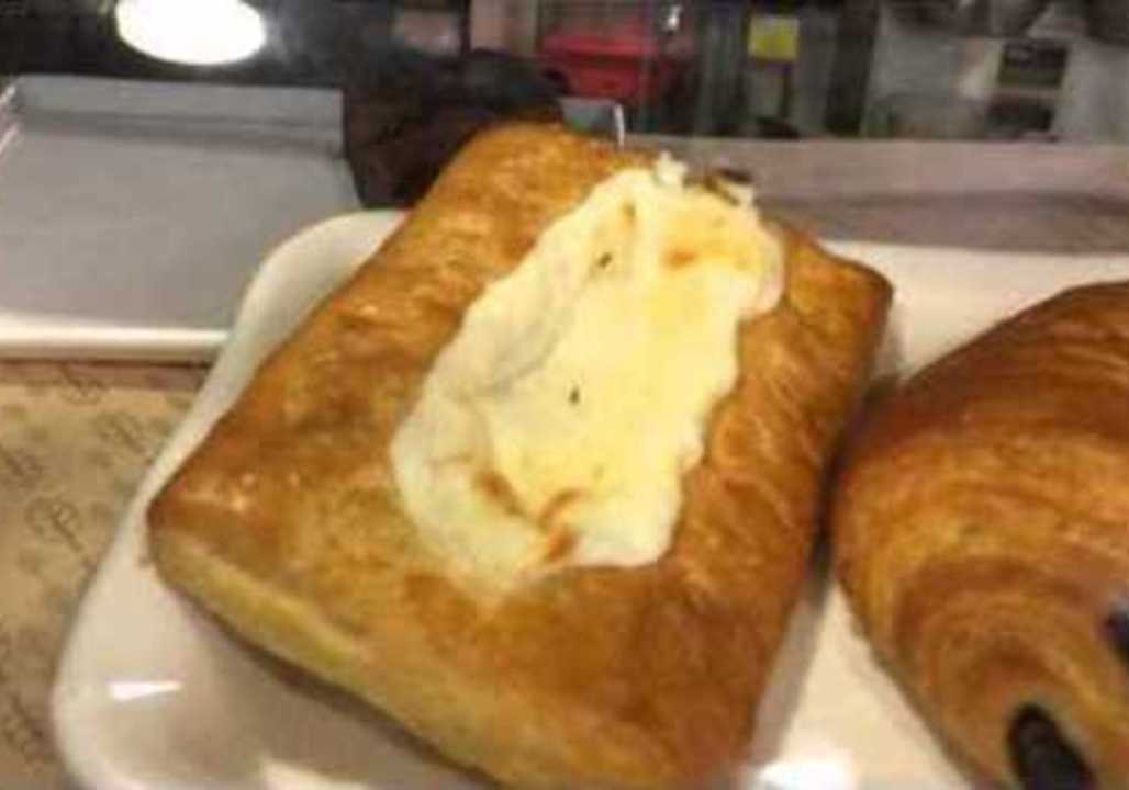 This Starbucks Has an Insect Problem