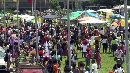 Télécharger la video: Tumulto em marcha das mulheres negras em Brasília