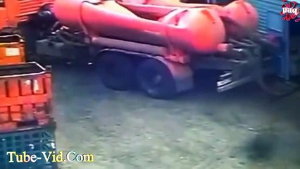 Construction Fail Compilation 2014 Machines Car Truck