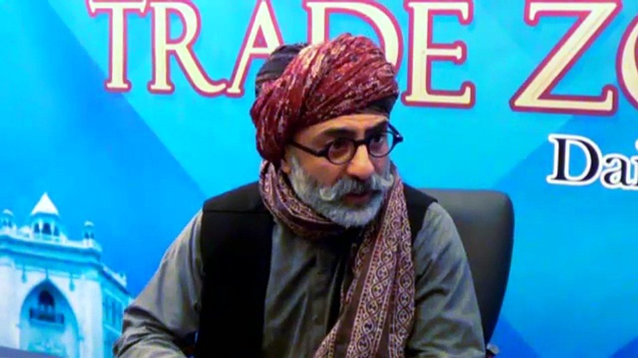 A.K. Memon discussing with Yousuf Bashir Qureshi (YBQ) - Fashion Designer at Trade Zone