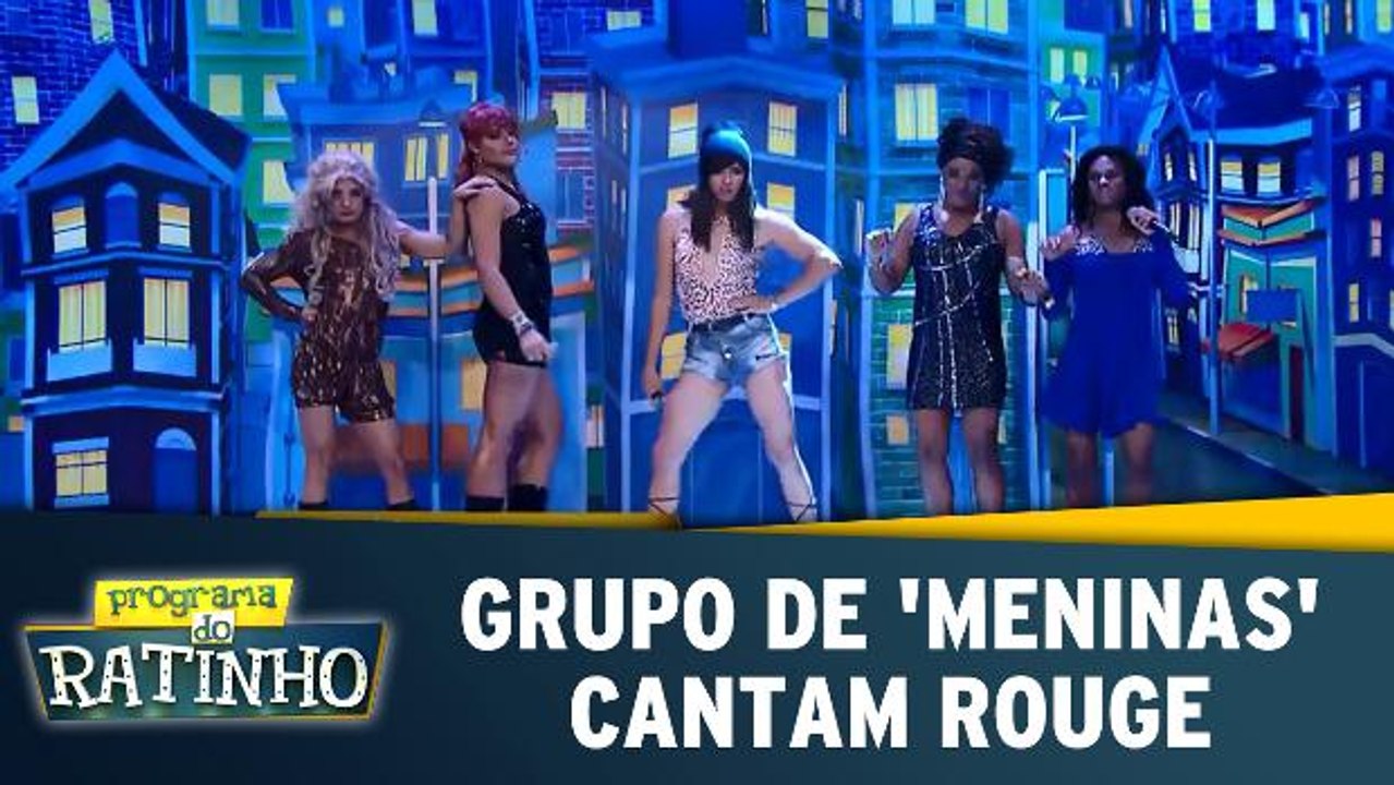 Grupo de meninas cantam Rouge