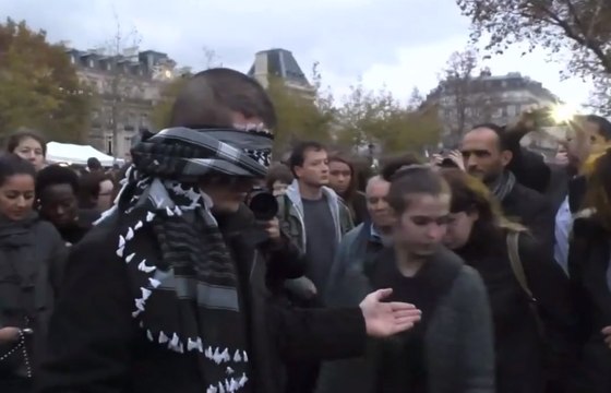 Je suis musulman, si vous me faites confiance, faites-moi un câlin