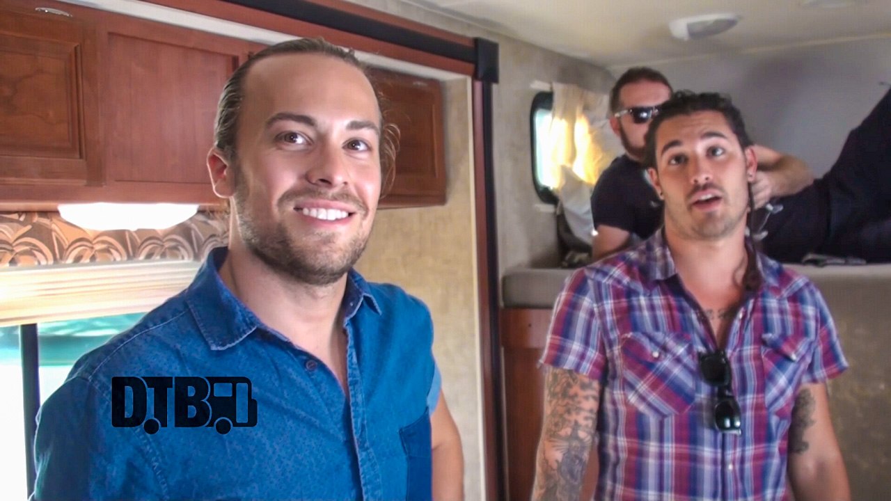 Red Sun Rising - BUS INVADERS Ep. 890