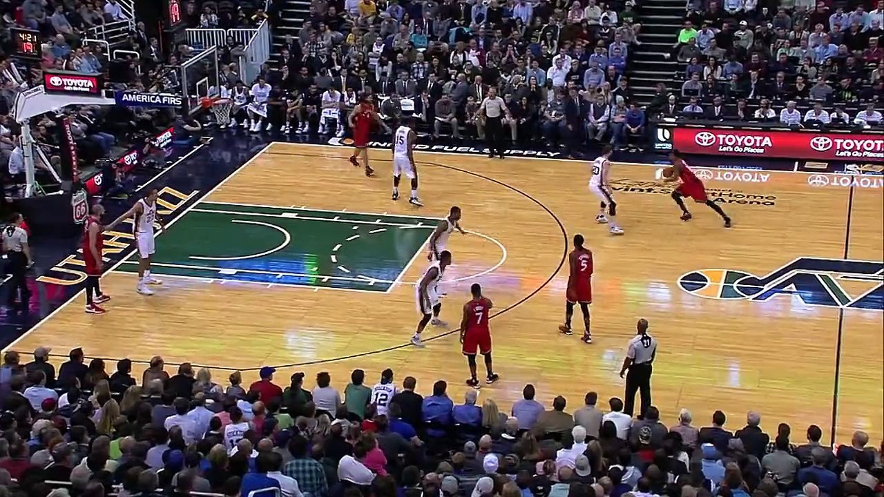 DeMar DeRozan Throws Down the VICIOUS Slam on Rudy Gobert!