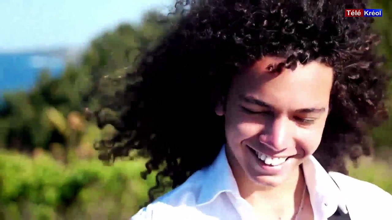 tele kréol en live de Ile de la reunion island (AUTO-RECORD) (2015-11-19 10:44:44 - 2015-11-19 10:48:16)