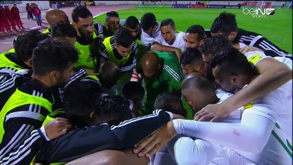 Raïs M'Bolhi motive ses troupes