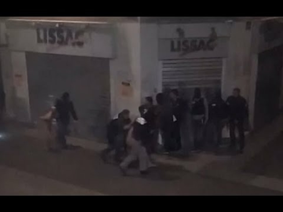 French police arrest, lead off suspects during Saint Denis anti-terror op