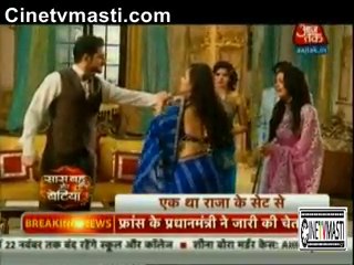 Download Video: Ranaji ne ki Sulakshana ko Maar ne ki koshish jaha beech mein aayi Gaytri to uuse Lagi Goli - 19th November 2015 - Ek Tha Raja Ek Thi Rani