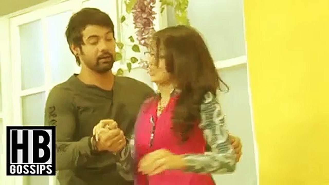 Kumkum Pragya 19 November 2015 Bhagya Abhi Gets Romantic and Kiss