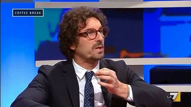 Danilo Toninelli sbugiarda Renzi: Basta con le mega balle!