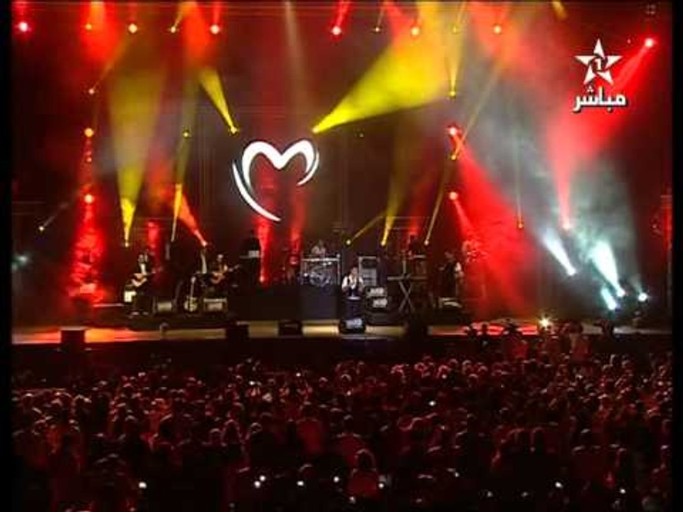 Amr Diab - Aslaha Btefre' 1 "Mawazine 2011"  عمرو دياب - أصلها بتفرق