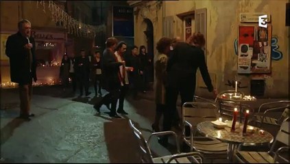Attentats de Paris: "Plus belle la vie" rend hommage aux victimes