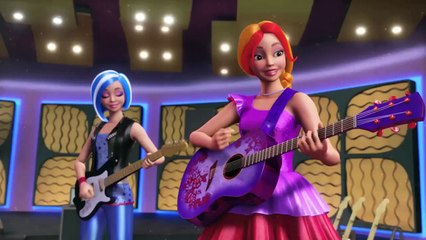 Camille Lou interprète la chanson Barbie® _Elevons nos voix_ _ le making-of