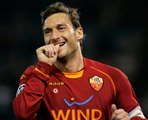 Francesco Totti - Amazing Passes and Skills