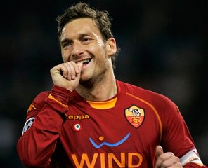Francesco Totti - Amazing Passes and Skills