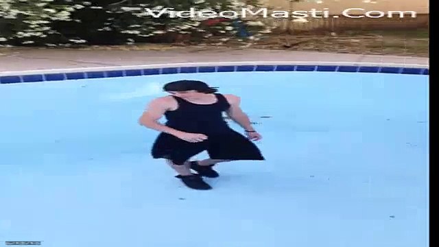 Boy Masti Karte Karte Dirty Pool Mein Ghus Gaya - Very Funny Fail