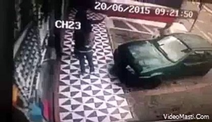 Car Ka Support Lete Lete Girl Gir Padi - Very Funny Fail