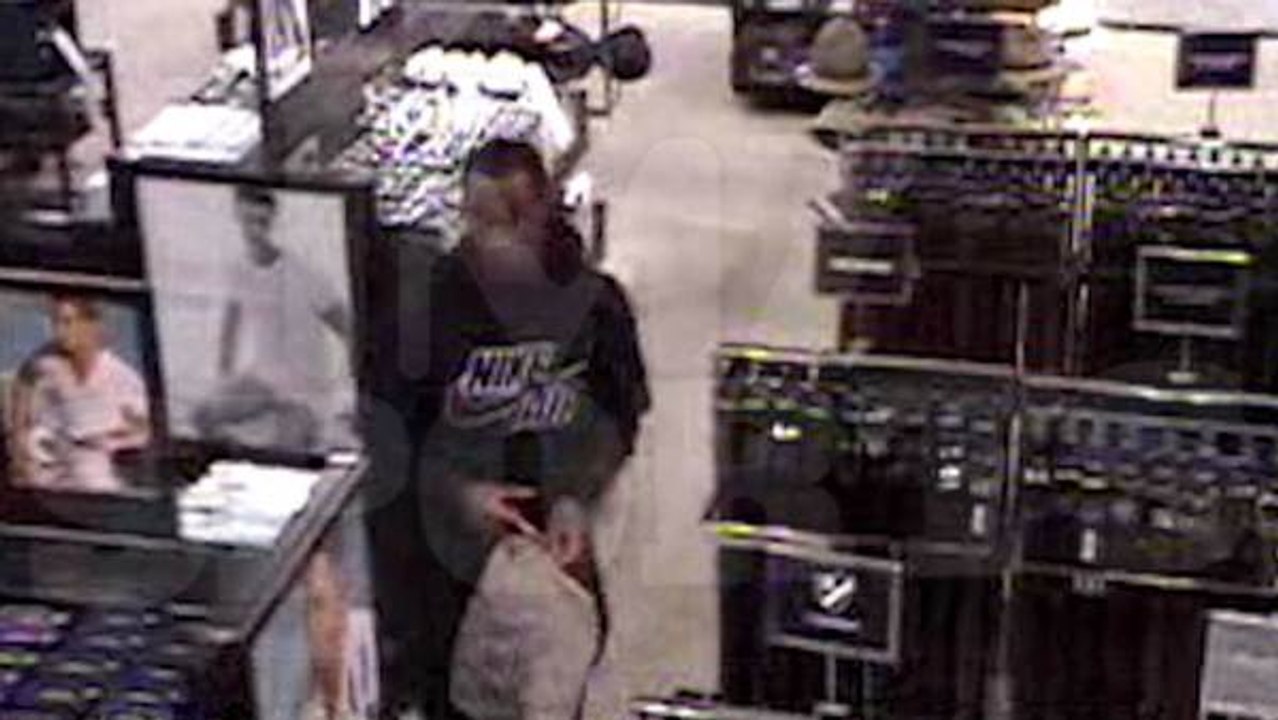 NFL's Joseph Randle -- Video Of Infamous Underwear Theft ... Revealed