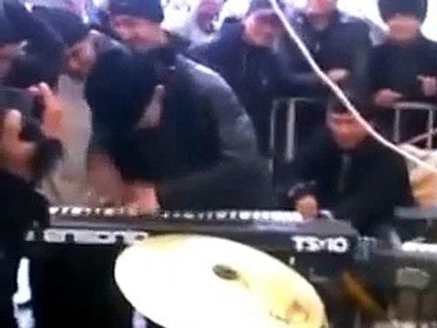 Вот это талант 2014 шедевр !! Ozbeklar talanti, baho bering !!