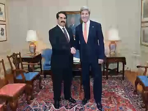 Gen Raheel takes up regional security with Kerry, highlights Kashmir issue