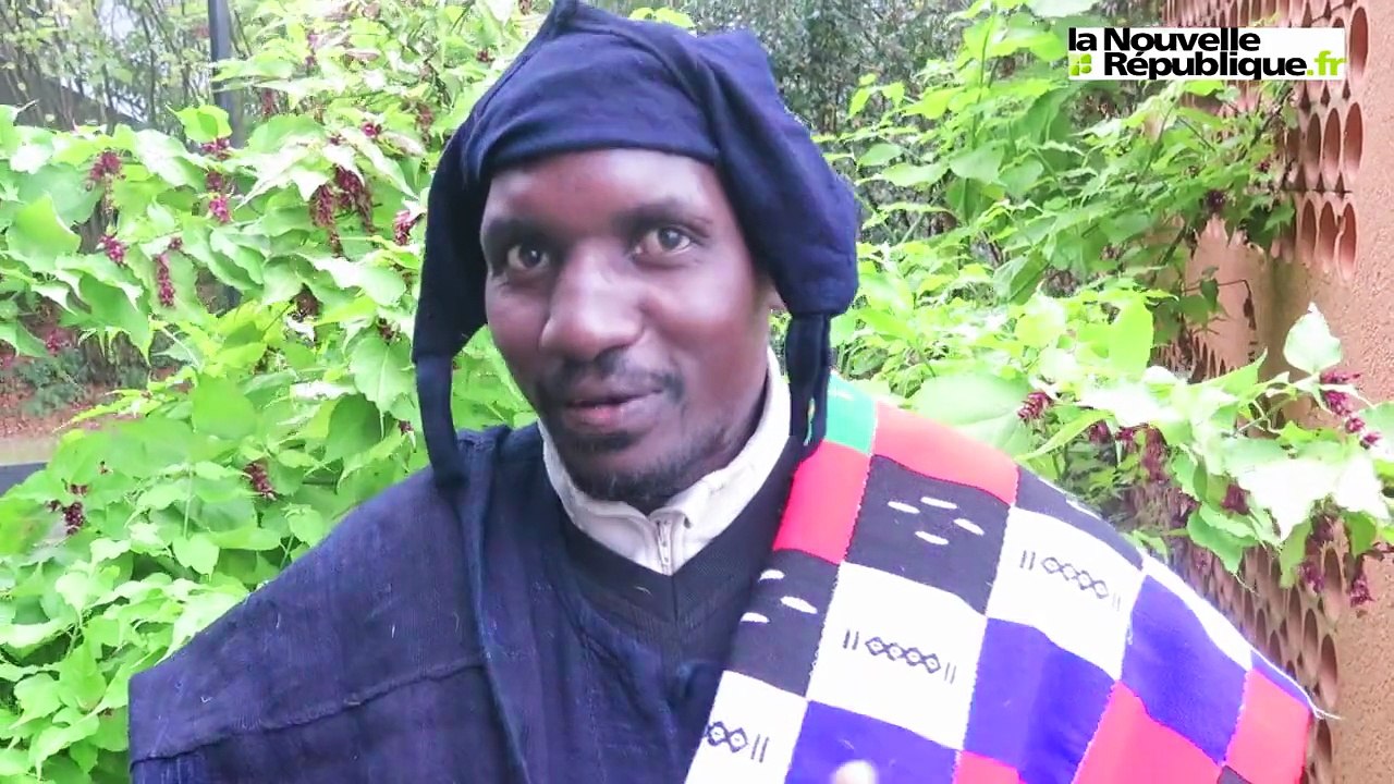 VIDÉO. Joué-lès-Tours (37) : des danseurs dogons au lycée Jean-Monnet