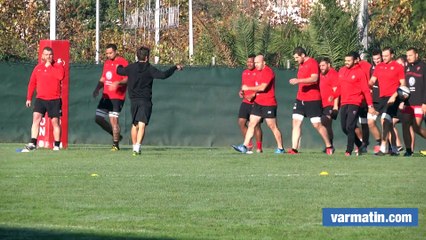 Le groupe du RCT presque au complet à l'échauffement avant le déplacement chez les Wasps