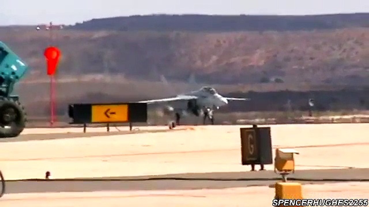 2007 MCAS Miramar Air Show F/A 18F Super Hornet Demo & U.S. Navy Tailhook Legacy Flight