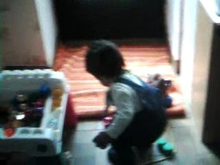 Yann brasse ses jouets