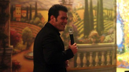 Franz Goovaerts sings 'Green Green Grass Of Home' Tuscany November 2015