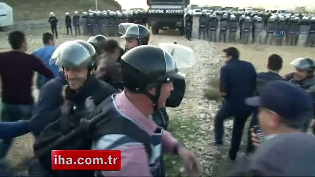 Çevik Kuvvetten Polislere Biber Gazlı Müdahale