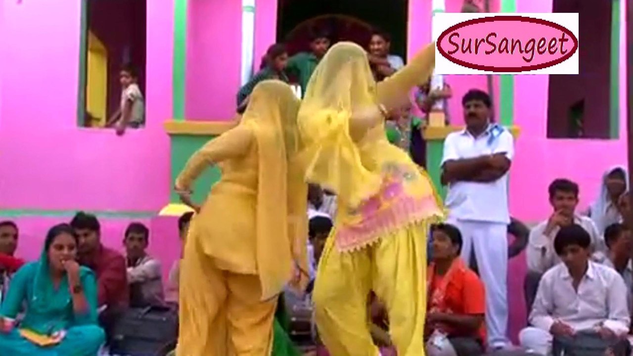 Girls Halla Gulla On Stage || Desi Mujra Special