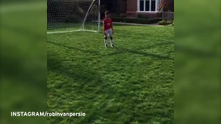 Robin van Persies Son Stunning Scorpion Kick in Garden Kickabout