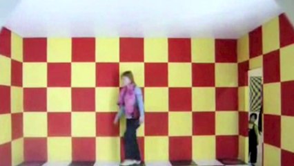 Amazing Optical illusion of Human height  Most popular funny video ever