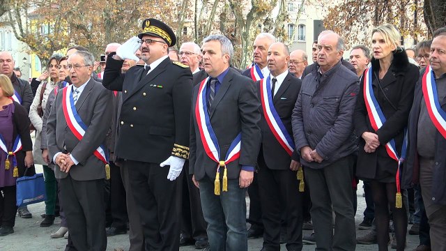 D!CI TV : Les maires entonnent la Marseillaise à Gap et respectent une minute de silence