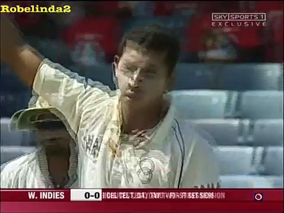 Sreesanth slaps Chris Gayle.......................stumps slapped