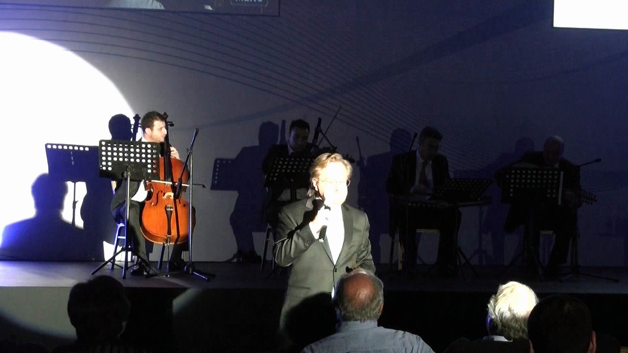 09- Bir Bahar Akşamı Rastladım Size