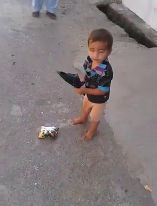 funny child SNASKS ANF shoes bITTER