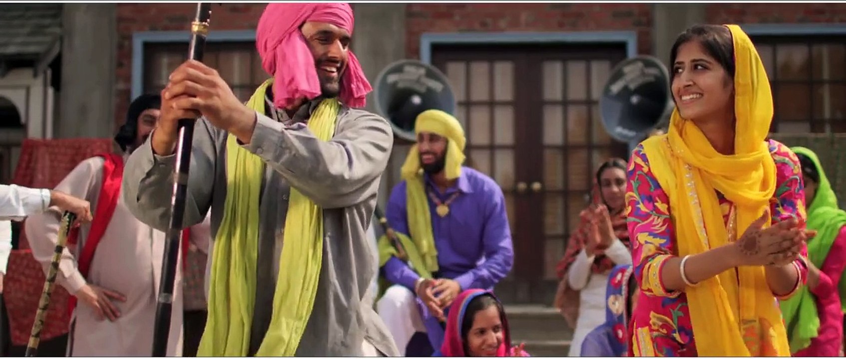Family Di Member - Angrej - Amrinder Gill -  Video song