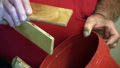 Comment réparer une porte qui coince.