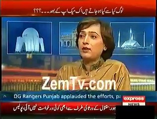 Moulana Fazal Ur Rehman aur Tariq Jameel Larkio sa Makeup karatay hien
