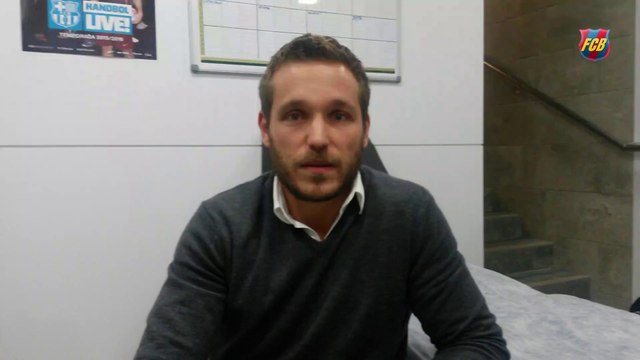 Los capitanes de las secciones felicitan a Navarro