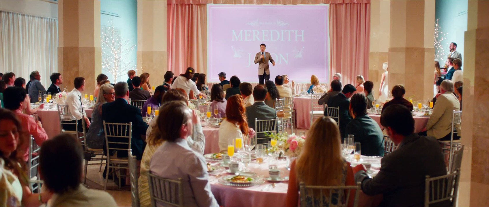 Zac Efron danse la Macarena tout nu dans Dirty Grandpa