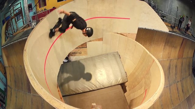 Tony Hawk rentre le tout premier looping horizontal