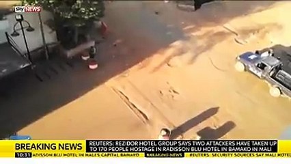 Latest pictures of the scene outside the Radisson Blu hotel in ‪#‎Mali‬ where 170 people are being held hostage.